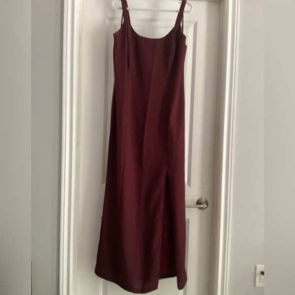 Wine Coloured Gown 🍷 - Picture 4 of 6